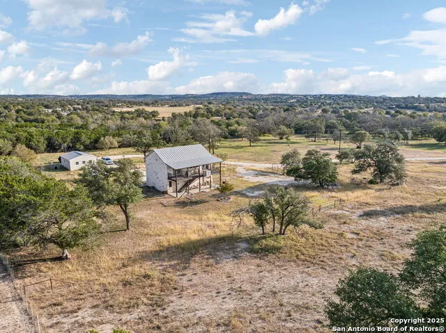 232 Stoneleigh Rd. Center Point, TX 78010