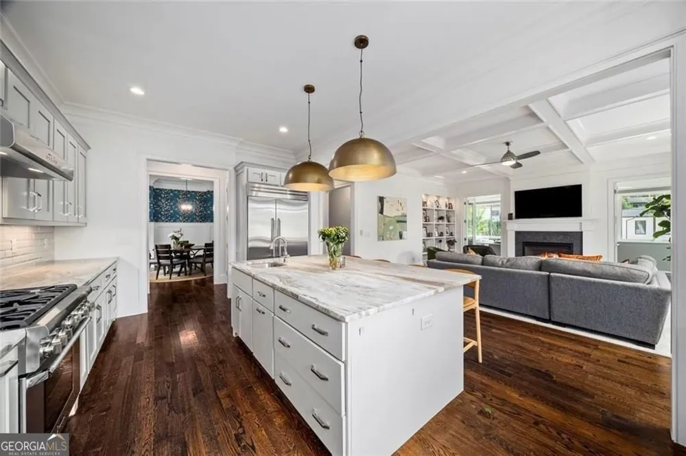 383 Peachtree AVE NE Atlanta, GA 30305