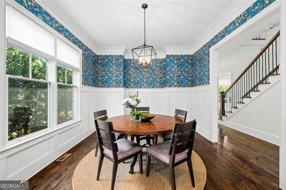 383 Peachtree AVE NE Atlanta, GA 30305