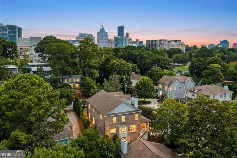 383 Peachtree AVE NE Atlanta, GA 30305