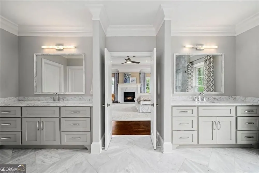 383 Peachtree AVE NE Atlanta, GA 30305