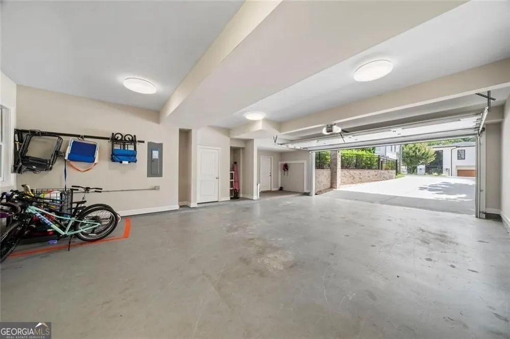 383 Peachtree AVE NE Atlanta, GA 30305