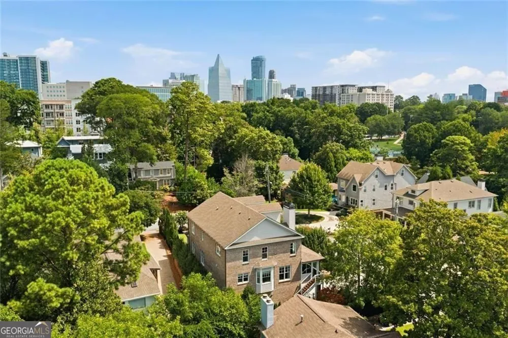 383 Peachtree AVE NE Atlanta, GA 30305