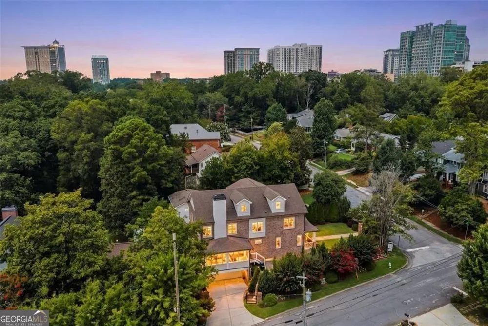 383 Peachtree AVE NE Atlanta, GA 30305