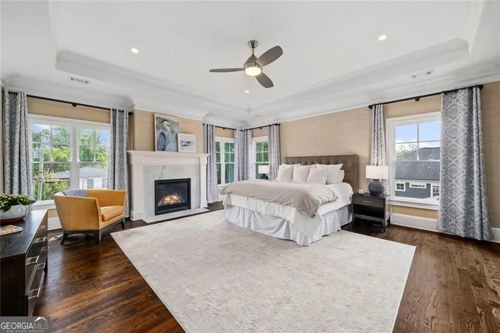 383 Peachtree AVE NE Atlanta, GA 30305