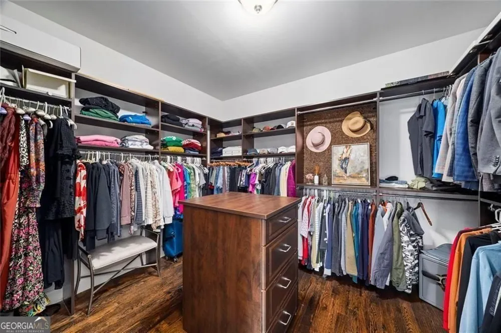 383 Peachtree AVE NE Atlanta, GA 30305