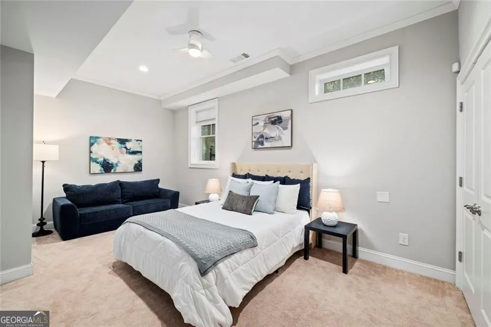 383 Peachtree AVE NE Atlanta, GA 30305