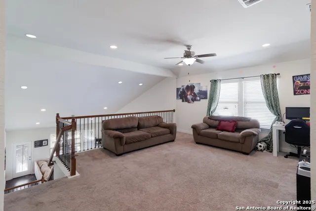 6658 Bowie Schertz, TX 78108