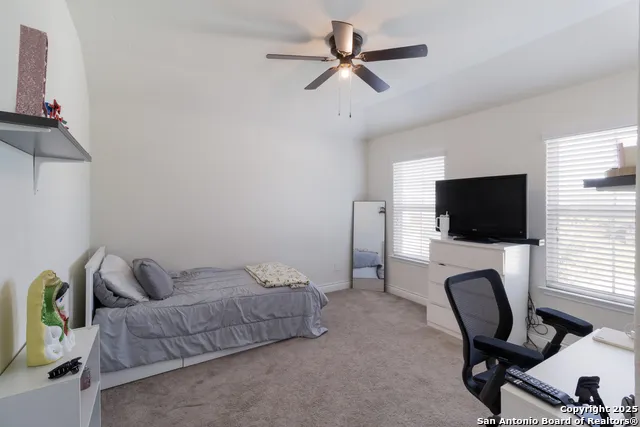 6658 Bowie Schertz, TX 78108
