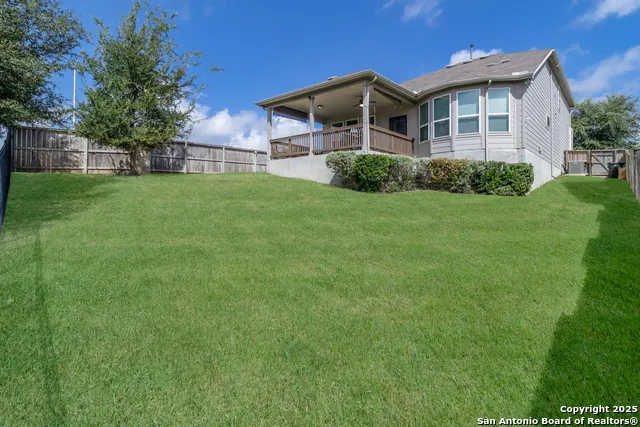6658 Bowie Schertz, TX 78108
