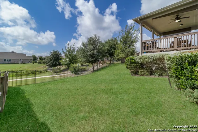 6658 Bowie Schertz, TX 78108