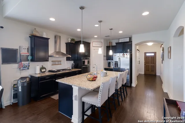6658 Bowie Schertz, TX 78108