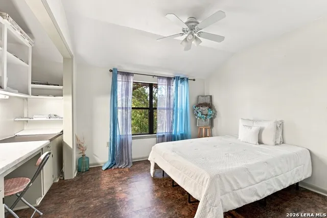 117 W HAMPTON DR Seguin, TX 78155