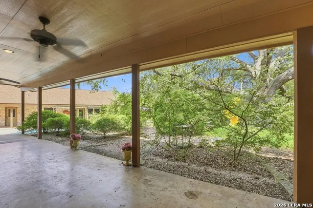 117 W HAMPTON DR Seguin, TX 78155