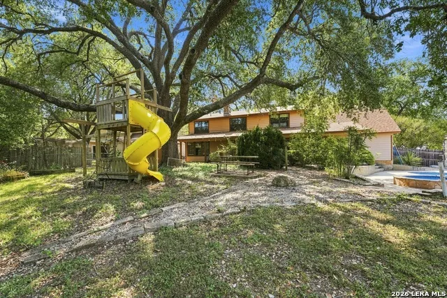 117 W HAMPTON DR Seguin, TX 78155