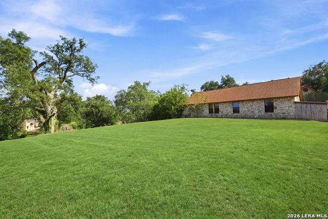 117 W HAMPTON DR Seguin, TX 78155