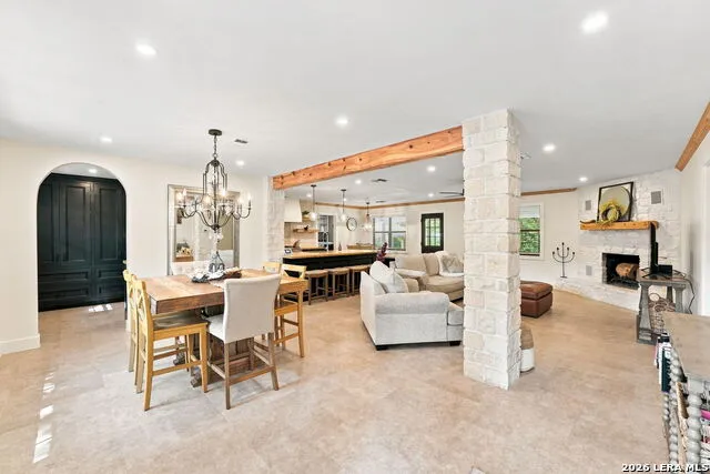 117 W HAMPTON DR Seguin, TX 78155