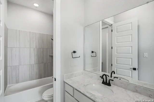 169 Highland Park Castroville, TX 78009