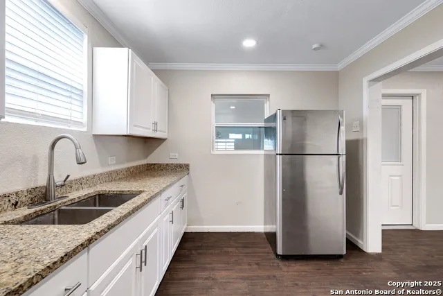 507 Hayden Devine, TX 78016