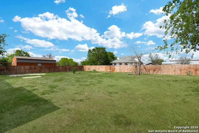 507 Hayden Devine, TX 78016