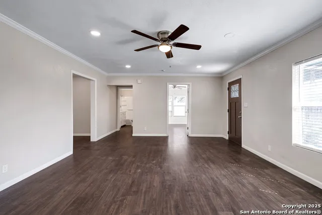 507 Hayden Devine, TX 78016