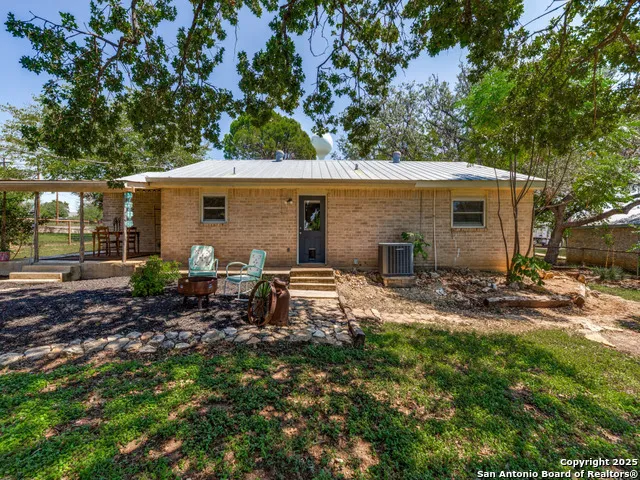 710 Fifth Comfort, TX 78013