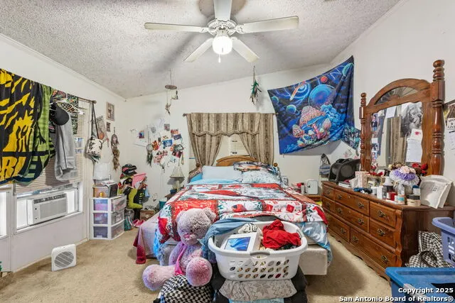 300 County Road 307 Floresville, TX 78114