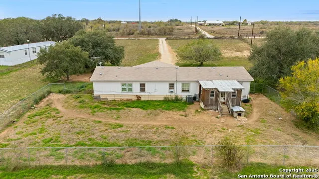 300 County Road 307 Floresville, TX 78114