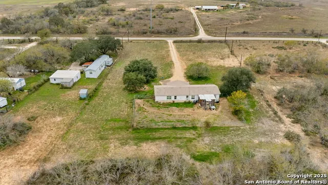 300 County Road 307 Floresville, TX 78114