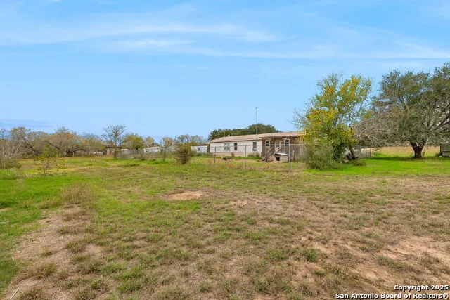 300 County Road 307 Floresville, TX 78114