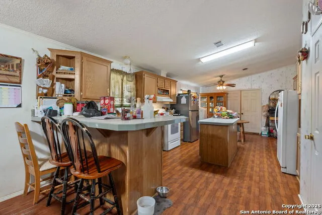 300 County Road 307 Floresville, TX 78114