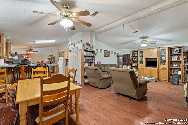 300 County Road 307 Floresville, TX 78114