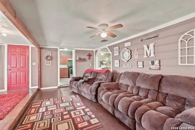 710 Storey Cotulla, TX 78014