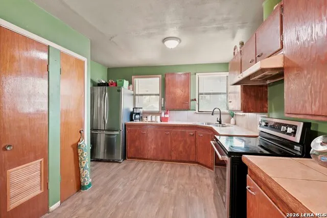 710 Storey Cotulla, TX 78014