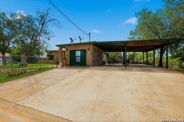710 Storey Cotulla, TX 78014