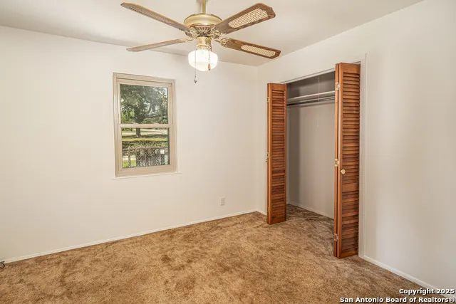 611 AUSTIN ST Sabinal, TX 78881