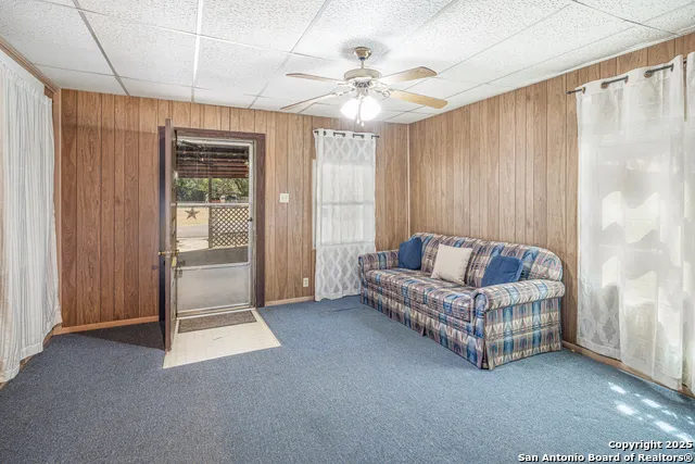 611 AUSTIN ST Sabinal, TX 78881