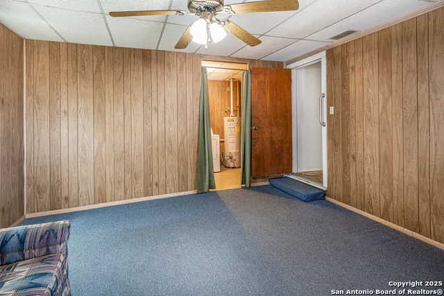611 AUSTIN ST Sabinal, TX 78881