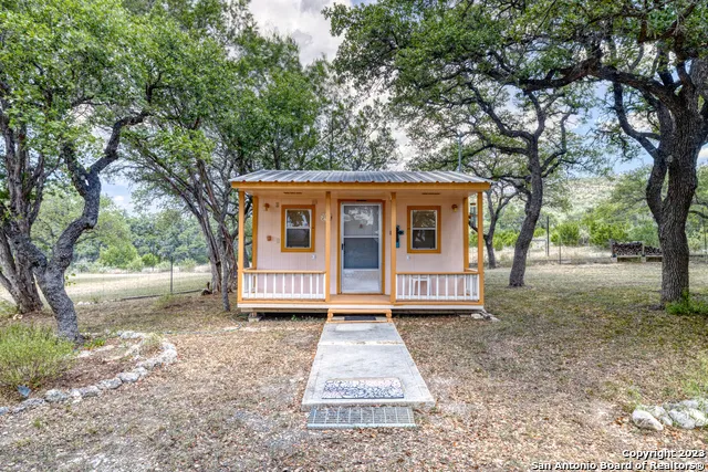 1482 Flat Rock Circle Leakey, TX 78873