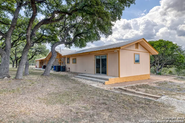 1482 Flat Rock Circle Leakey, TX 78873