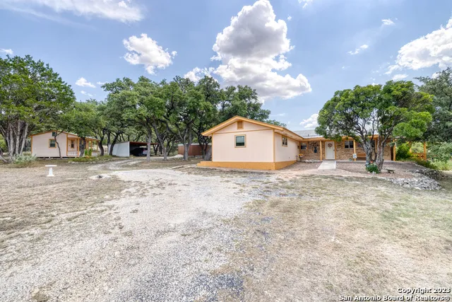 1482 Flat Rock Circle Leakey, TX 78873