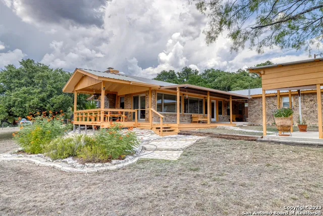 1482 Flat Rock Circle Leakey, TX 78873