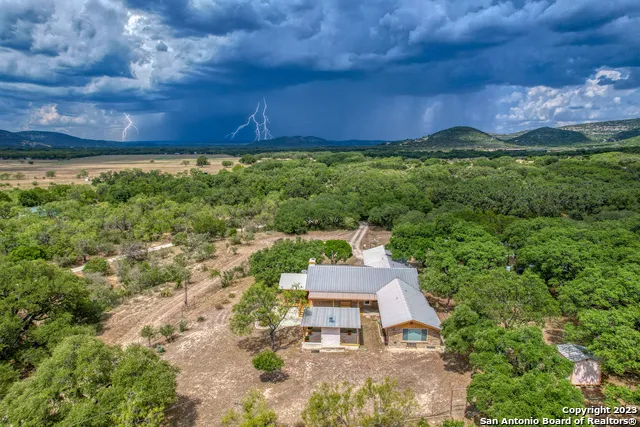 1482 Flat Rock Circle Leakey, TX 78873