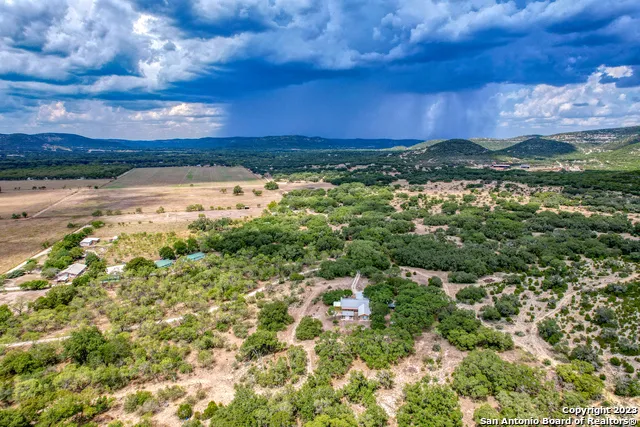 1482 Flat Rock Circle Leakey, TX 78873