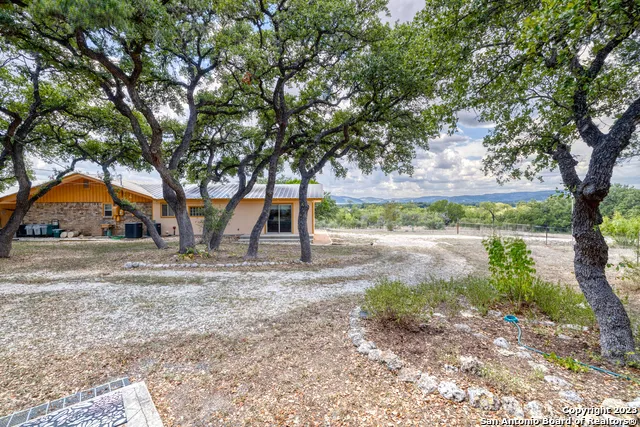 1482 Flat Rock Circle Leakey, TX 78873