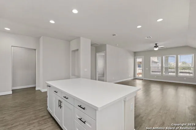 6533 Crockett Cv Schertz, TX 78108