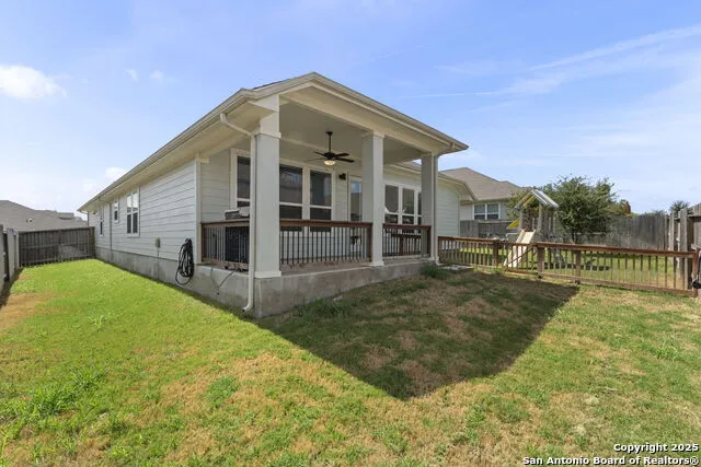 6533 Crockett Cv Schertz, TX 78108