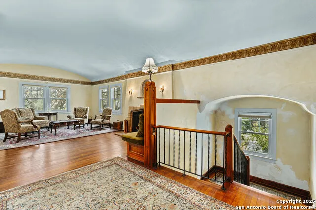 5351 Fredericksburg San Antonio, TX 78229