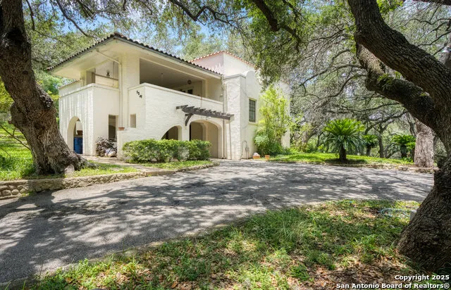 5351 Fredericksburg San Antonio, TX 78229