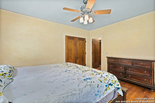 5351 Fredericksburg San Antonio, TX 78229